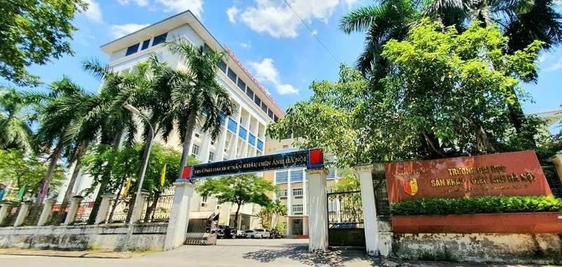 Cổng Trường Đại học Sân khấu – Điện ảnh Hà Nội